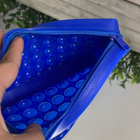 💎 Pop It Fidget Toy Blue Pencil Case - Picture 5 of 5